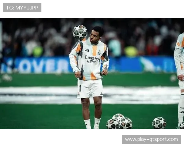 埃尔切两球领先遭塞维利亚补时点球绝平，双方2-2握手言和