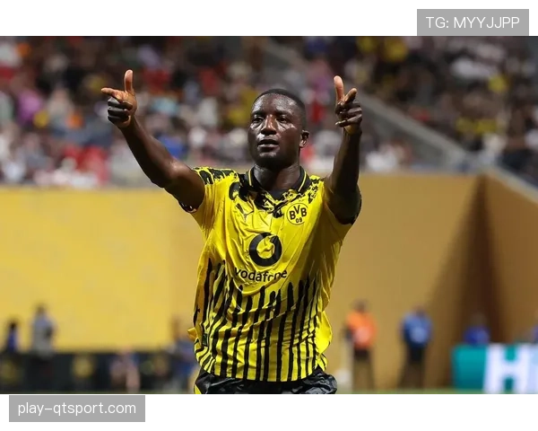 伤情更新:斯图加特前锋吉拉西恢复合练,周末可出战